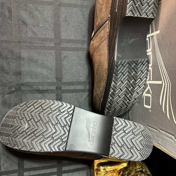 Dansko NIB NEVER WORN
Size 47 (13.5-14) - Picture 3 of 5